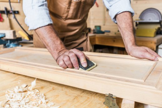 detail-of-carpenter-at-work_xs.jpg